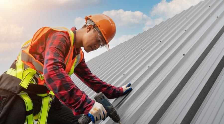 Professional gutter cleaning in Adolphus, KY